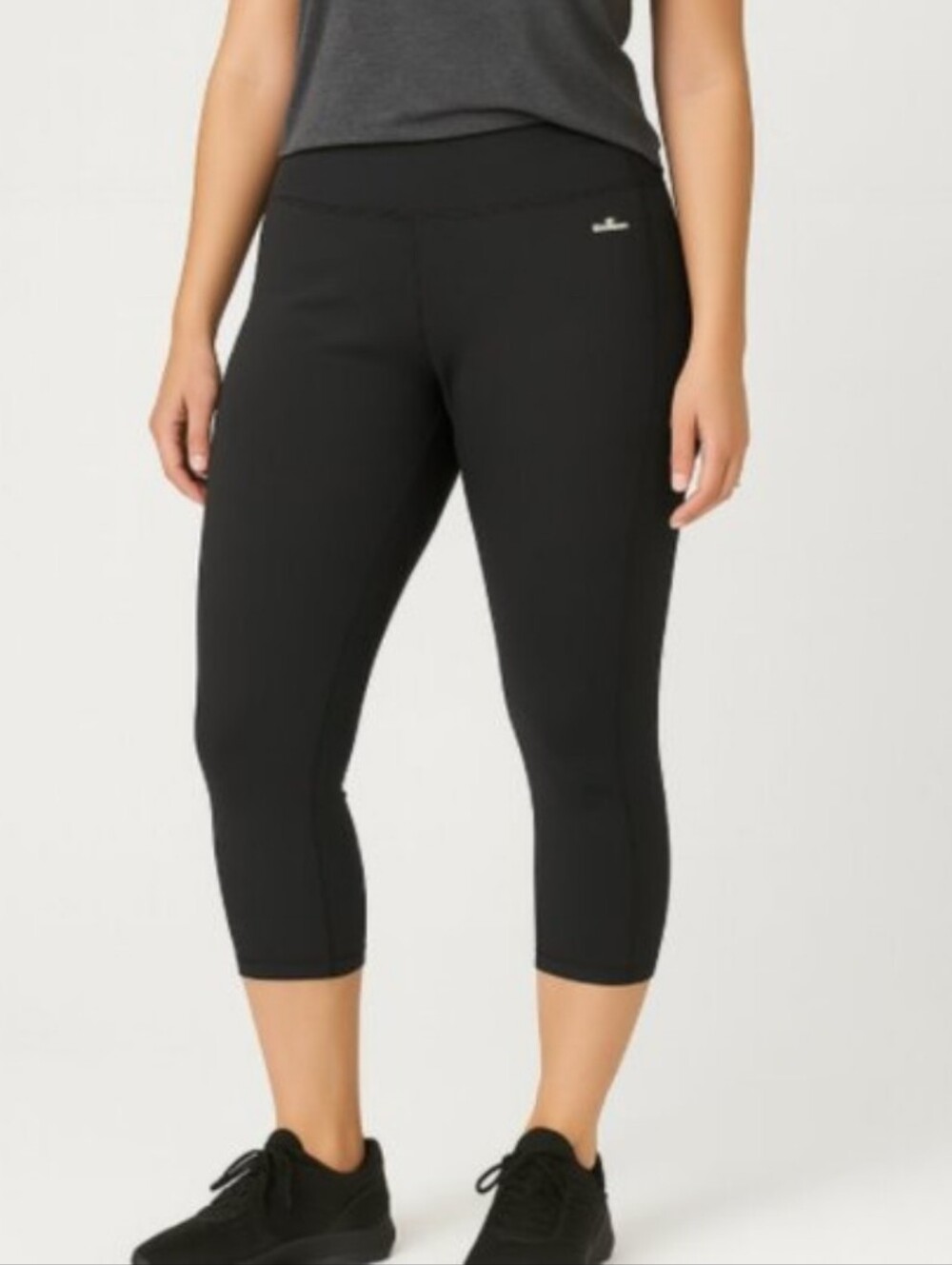 Spalding Women's Black Capri Cropped Leggings, size XL